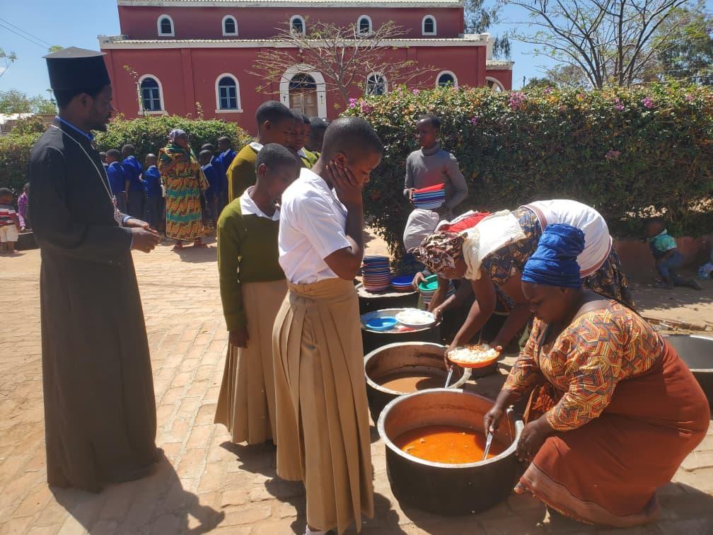 Hram la biserica mică a Centrului Misionar din Kidamali