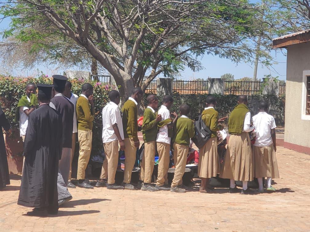 Hram la biserica mică a Centrului Misionar din Kidamali