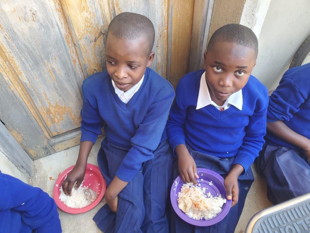 Hram la biserica mică a Centrului Misionar din Kidamali