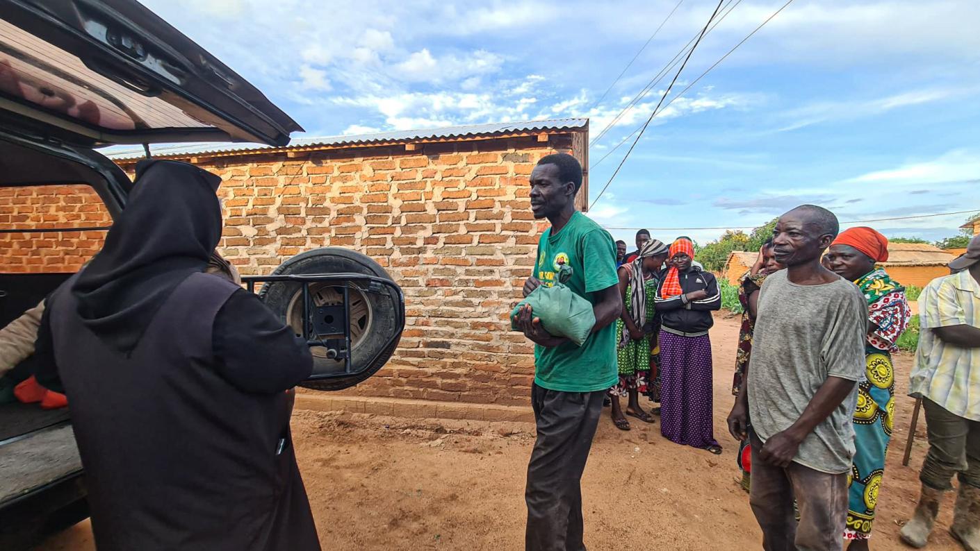 În vizită la casele din satul Mbumi