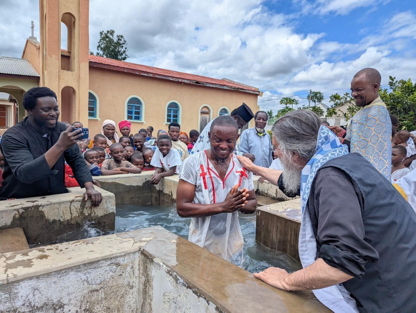 171 de botezuri în cadrul Centrului Misionar din Kidamali