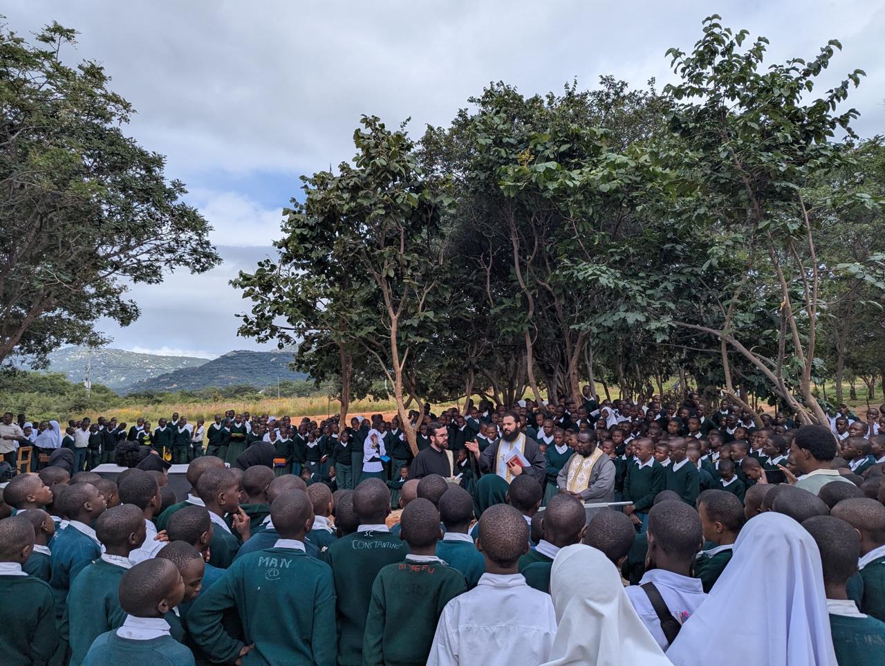 Sfințirea noii fântâni de la Liceul Dimitrios