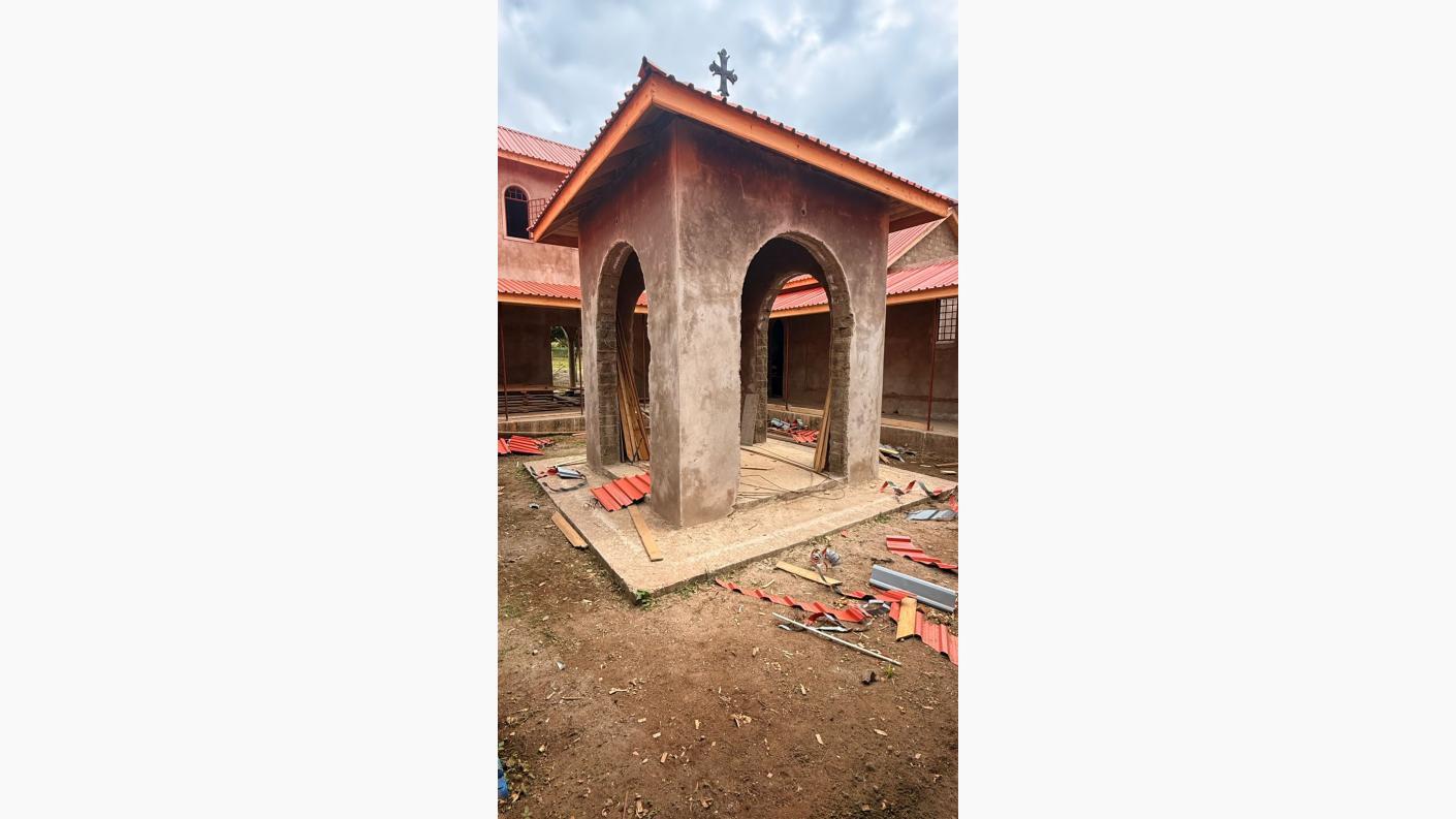 Construcția Centrului Bisericesc de la Arusha continuă