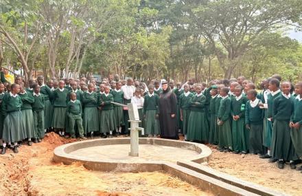 Sfințirea noii fântâni de la Liceul Dimitrios